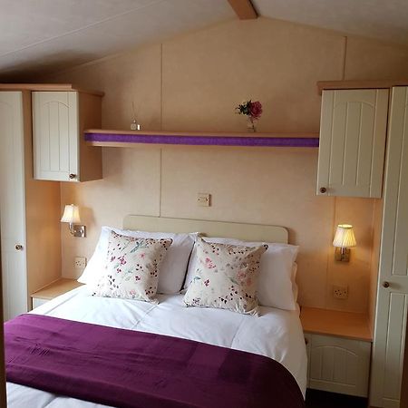 Hotel Pitch & Canvas - Self Catering At Broad Oak Farm Tattenhall Exterior foto