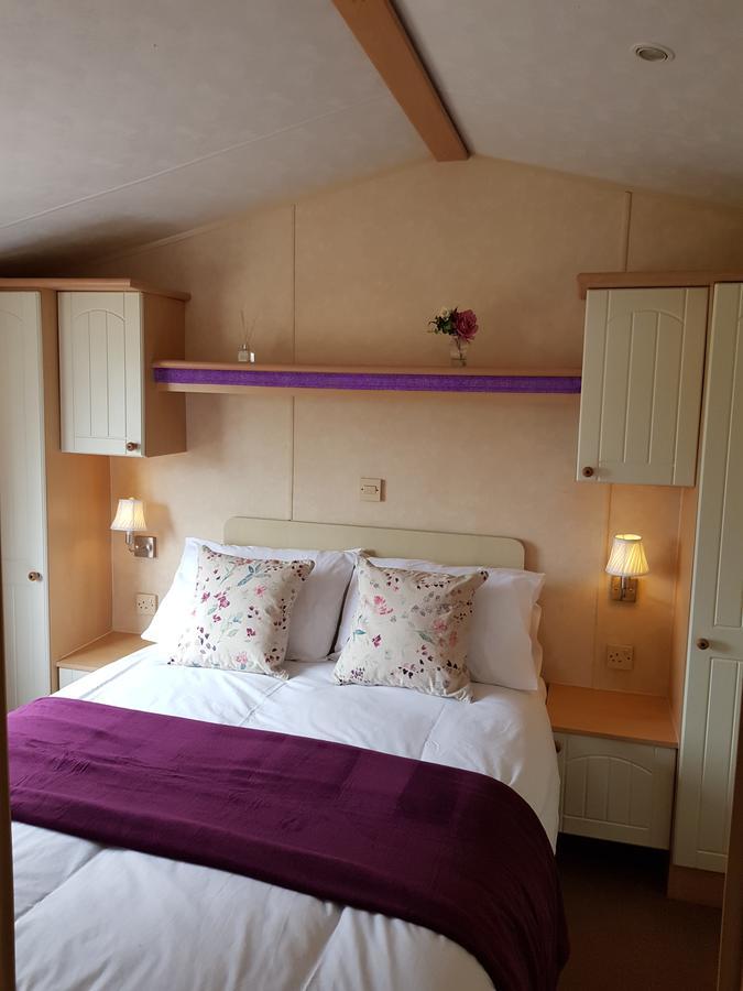Hotel Pitch & Canvas - Self Catering At Broad Oak Farm Tattenhall Exterior foto