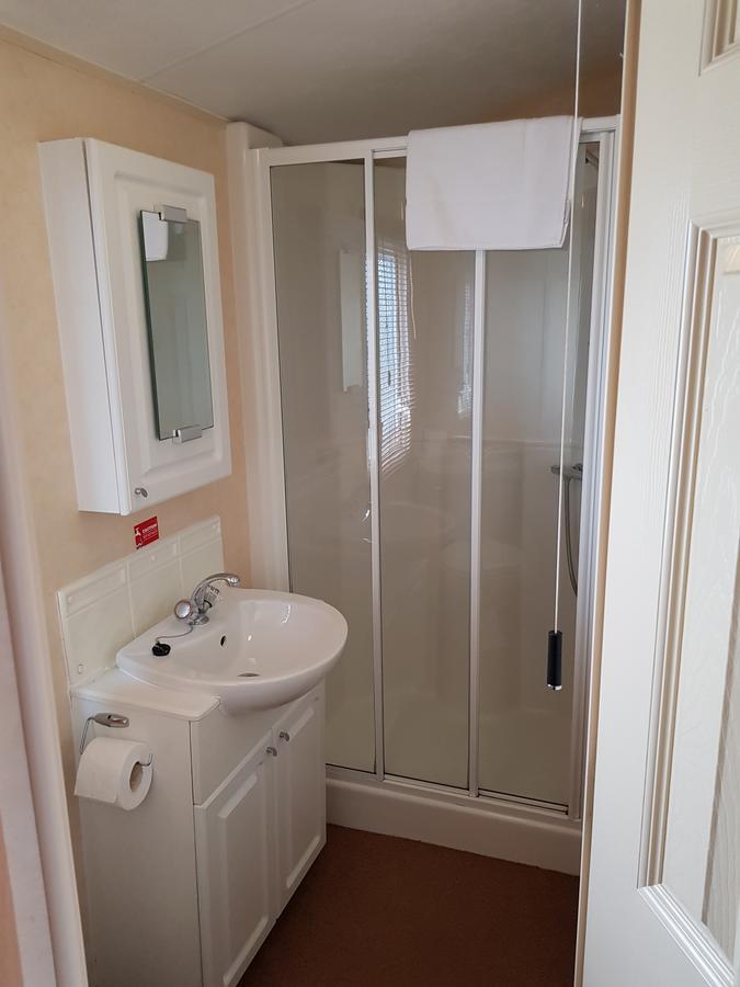 Hotel Pitch & Canvas - Self Catering At Broad Oak Farm Tattenhall Exterior foto